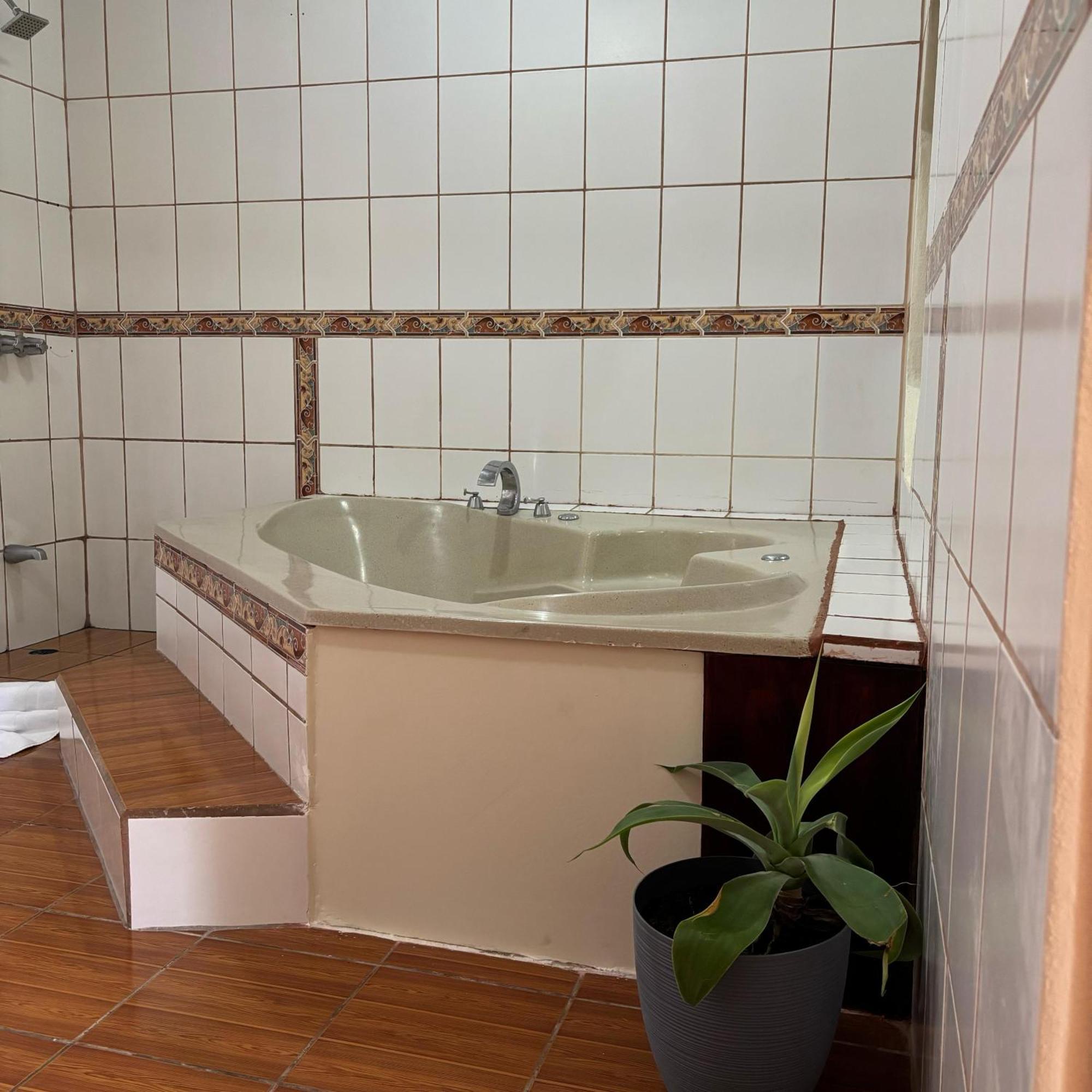 Arenal Roca Lodge & Bungalows La Fortuna Екстериор снимка
