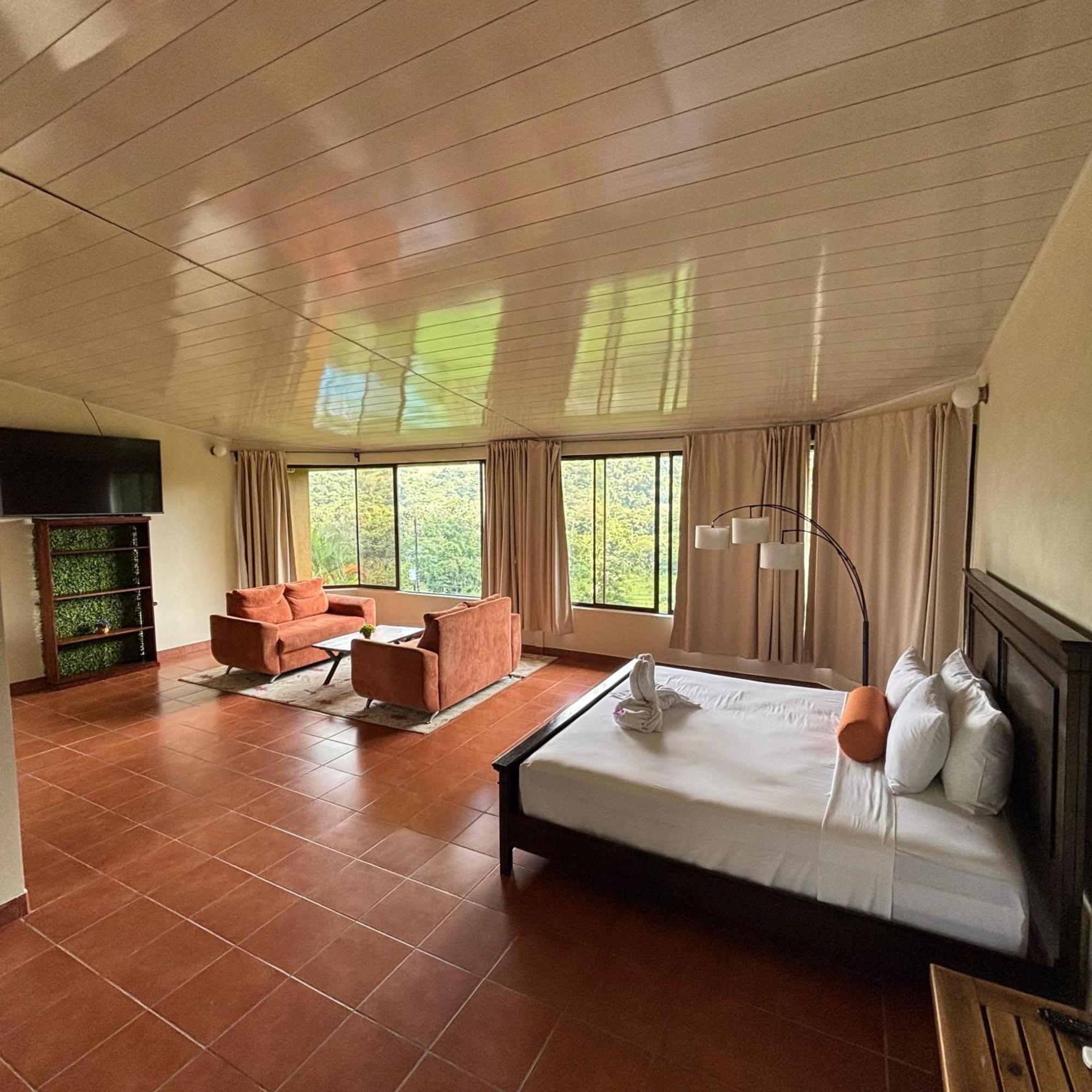 Arenal Roca Lodge & Bungalows La Fortuna Екстериор снимка